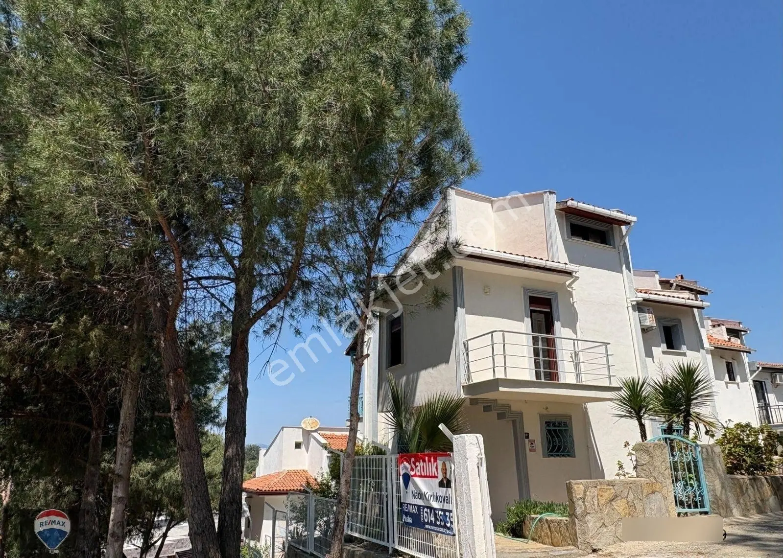Kuşadası'nda Denize Yürüme Mesafesinde Satılık 4+1 Villa