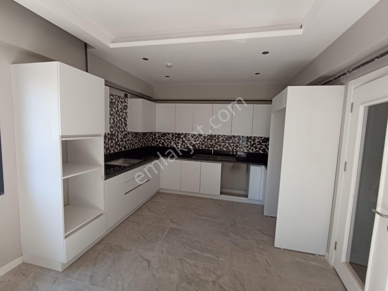 Mükemmel Lokasyonda Sosyal Yaşam Alanlı Sitede 4+1 Sıfır Lüks Daire - Görsel 12