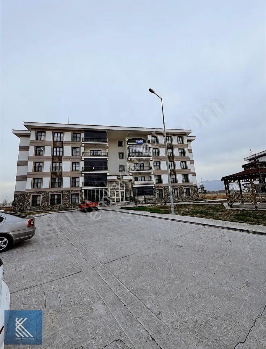Şehir Hastanesi Şeker Mah. Esnaf Toki'de 3+1 Satılık Daire