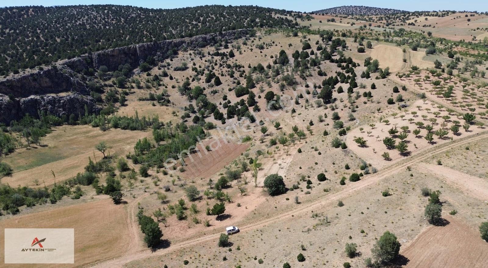 Akören Belkuyu Mahallesinde Yola Sıfır 2.642 M² Müstakil Tarla