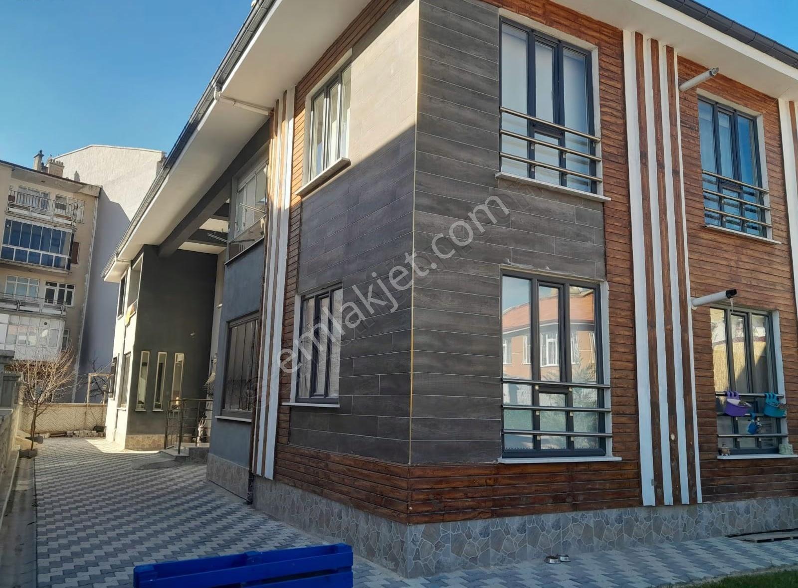 Işıklar Mah. Mükemmel Konumlu Satılık 3+1 Daire