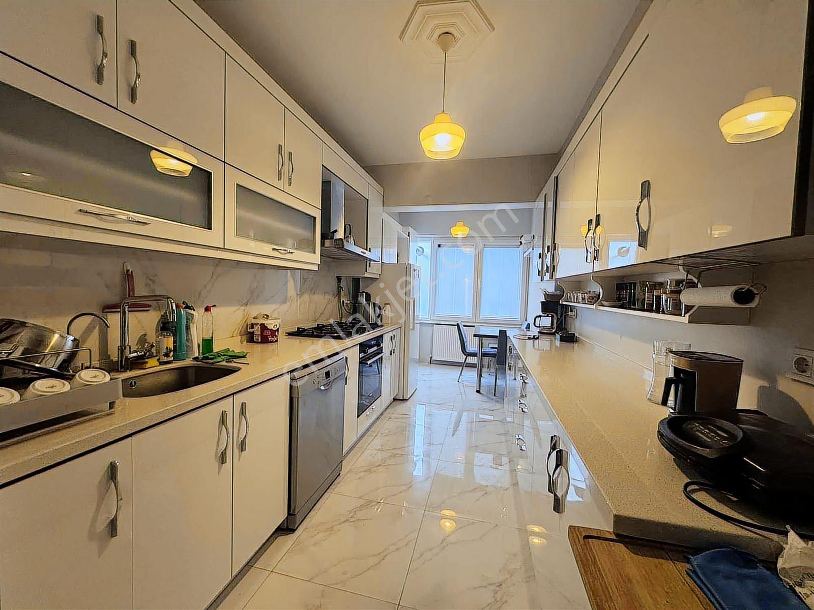 Remax Ten E-5 Ve Marmara Park Avm Ye Çok Yakın Tadilatlı 3+1 - Görsel 16