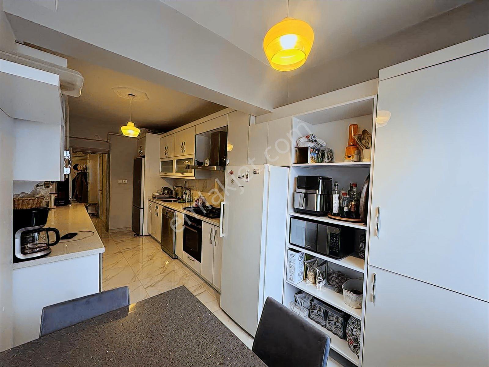 Remax Ten E-5 Ve Marmara Park Avm Ye Çok Yakın Tadilatlı 3+1 - Görsel 6