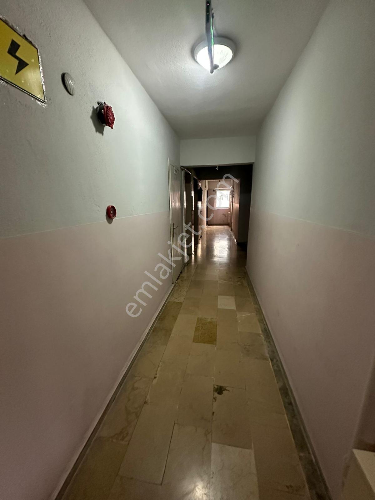 Merkezi Konumda,metrobüse Yakın,cumhuriyet Mah.3+1 Site İçerisin - Görsel 4