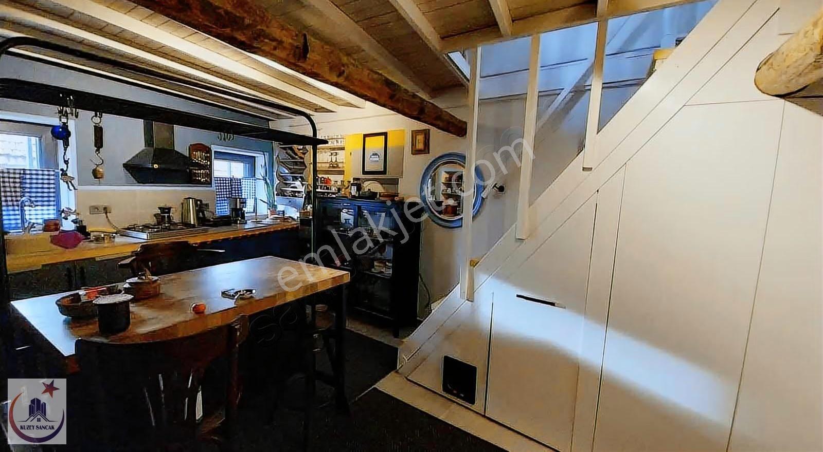 Kuzey Sancak'tan Deniz Manzaralı Loft Rum Evi - Görsel 11