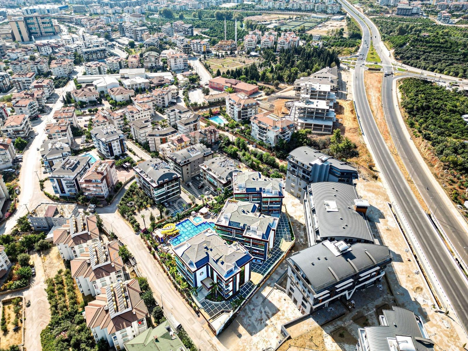 Alanya Oba'da Aktiviteli Site İçerisinde Satılık 3+1 Daire - Görsel 2