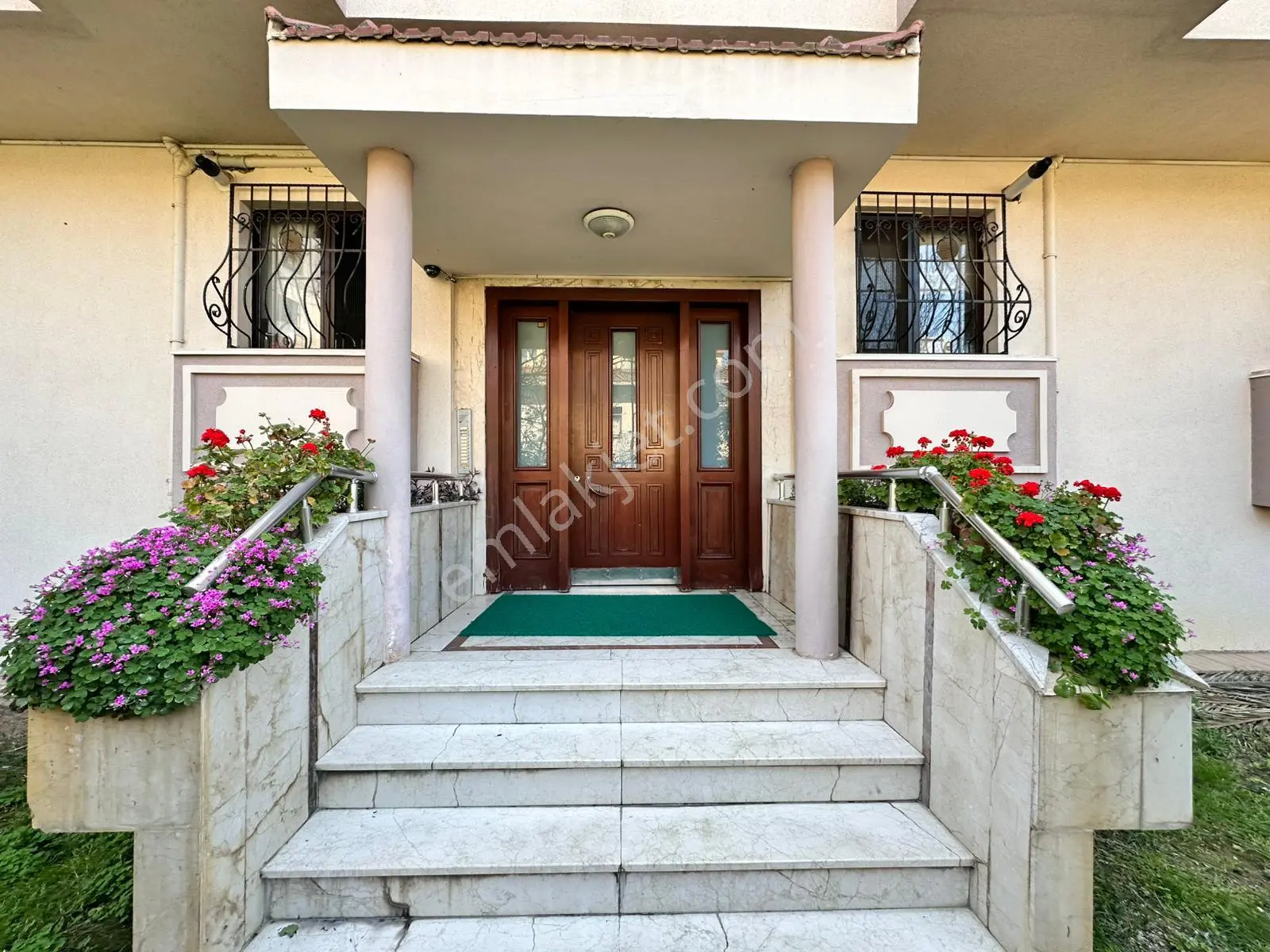 ▃artemin▃zümrütevler'de Metro'ya Yakın Ön Cephe 140m² 3+1! - Görsel 2
