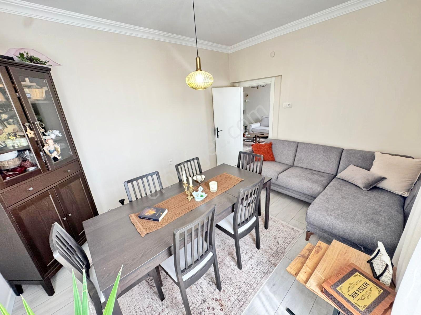 Aşağı Eğlence Mah. Giresun Cad. Paraleli Mendil Sokak'ta 2.kat Lüx Yapılı 3+1 Çift Balkon Güney Cep. - Görsel 5