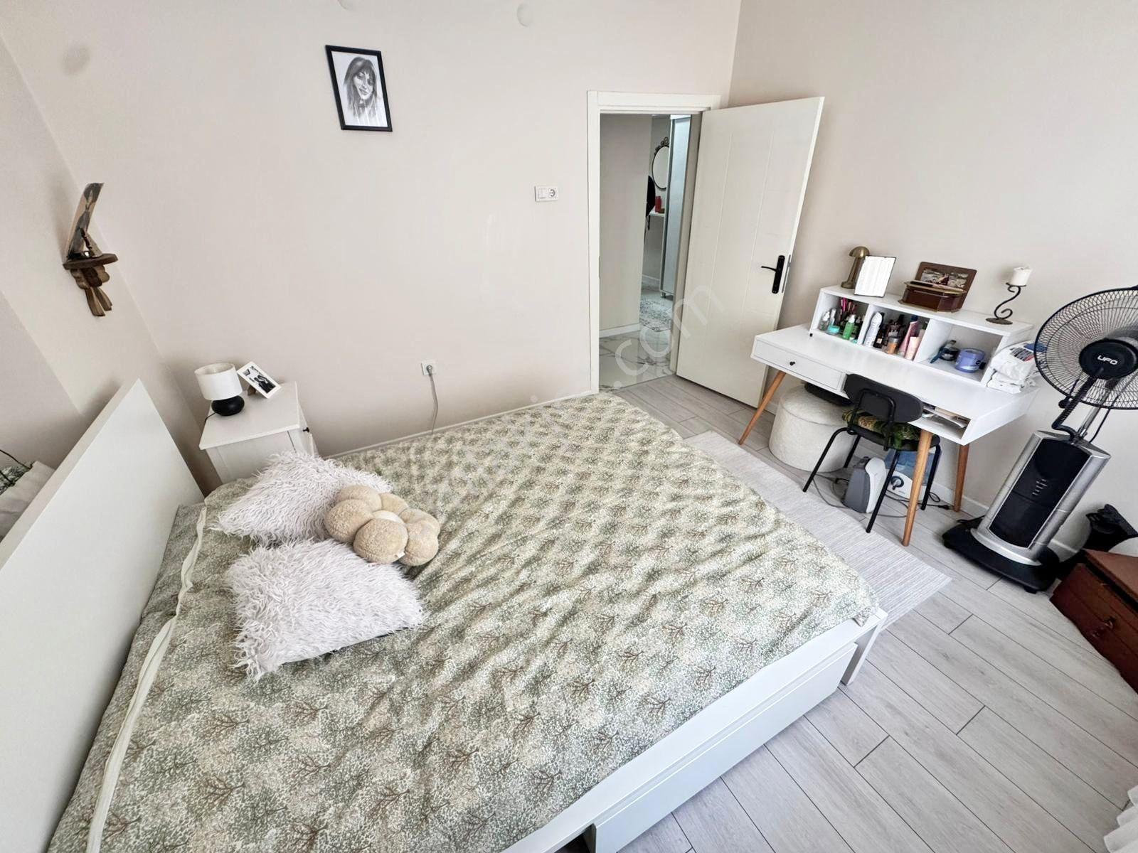 Aşağı Eğlence Mah. Giresun Cad. Paraleli Mendil Sokak'ta 2.kat Lüx Yapılı 3+1 Çift Balkon Güney Cep. - Görsel 21