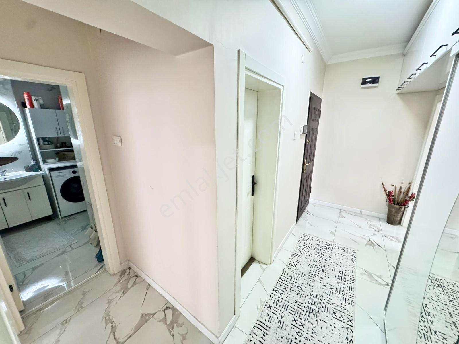 Aşağı Eğlence Mah. Giresun Cad. Paraleli Mendil Sokak'ta 2.kat Lüx Yapılı 3+1 Çift Balkon Güney Cep. - Görsel 24