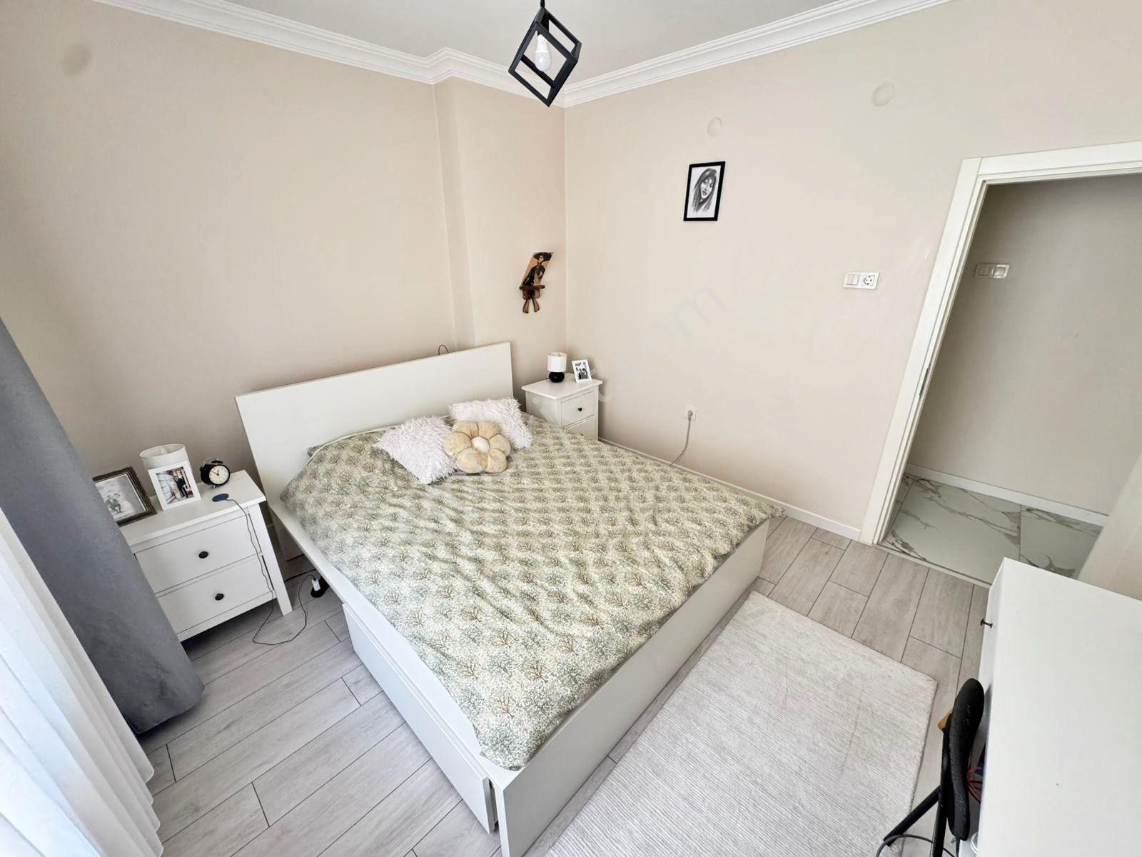 Aşağı Eğlence Mah. Giresun Cad. Paraleli Mendil Sokak'ta 2.kat Lüx Yapılı 3+1 Çift Balkon Güney Cep. - Görsel 11