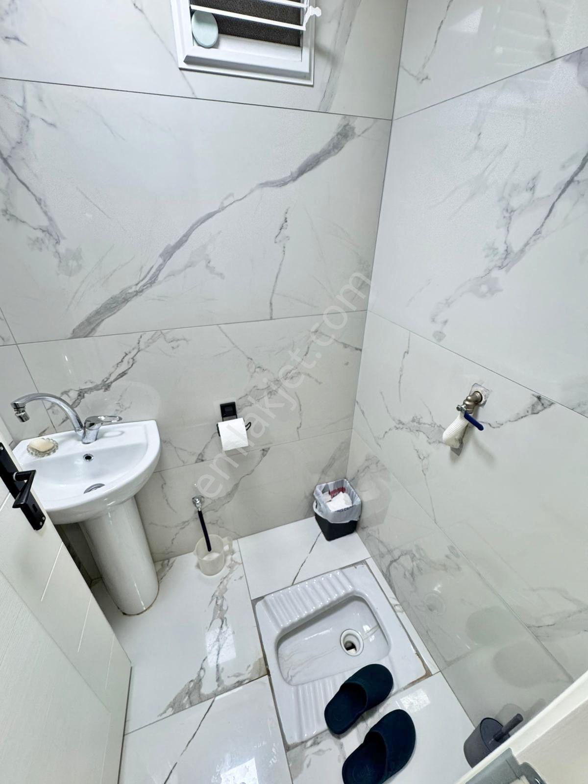 Aşağı Eğlence Mah. Giresun Cad. Paraleli Mendil Sokak'ta 2.kat Lüx Yapılı 3+1 Çift Balkon Güney Cep. - Görsel 12