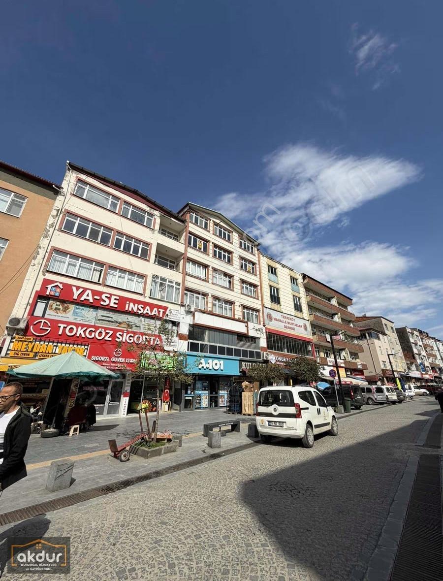 Akdur'dan Tekkeköy'de Çarşı İçinde 3+1 Kiralık Daire