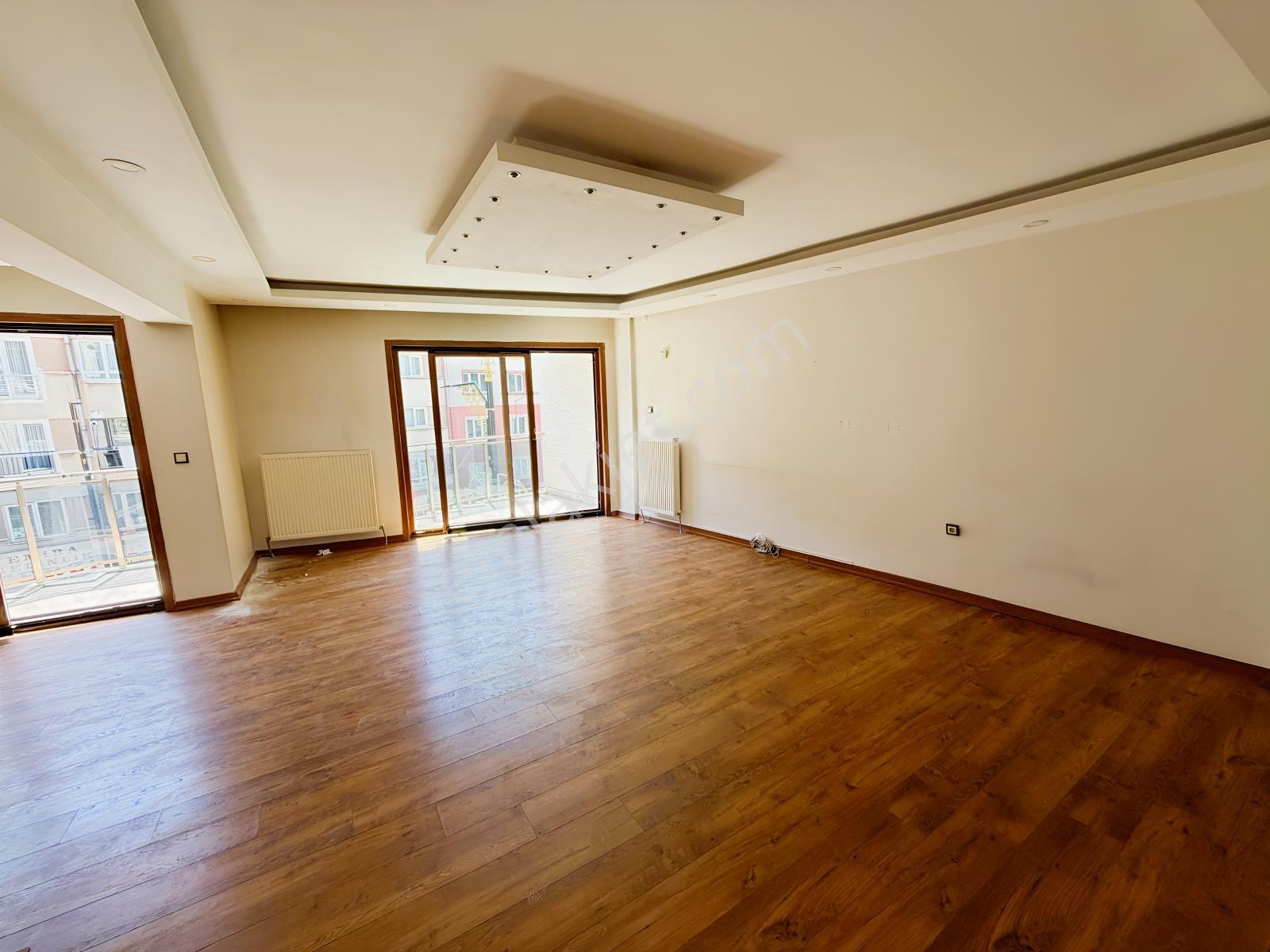 Hedef Emlak'tan Sivas Lisesi Civarı 3+1 Lüx Kiralık Daire - Görsel 6