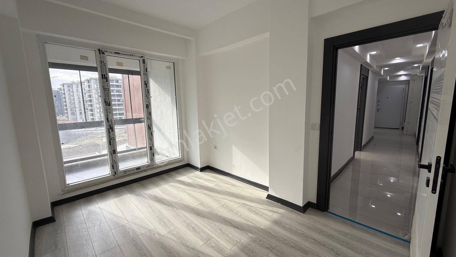 Hürriyet Mahallesi İzsiz Towersta Havuz Cephe 3+1 Kiralık Daire - Görsel 23