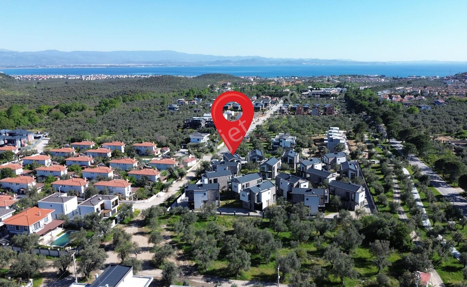 Edremit Güre'de Havuzlu Sitede Satılık Lüks 3+1 Villa - Görsel 30