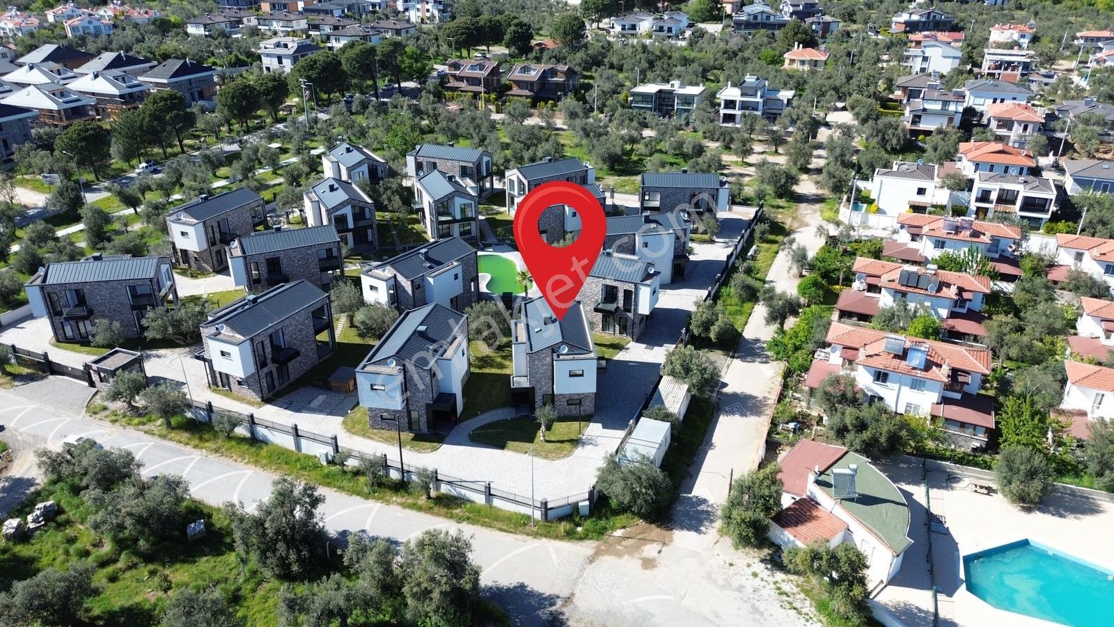 Edremit Güre'de Havuzlu Sitede Satılık Lüks 3+1 Villa - Görsel 25