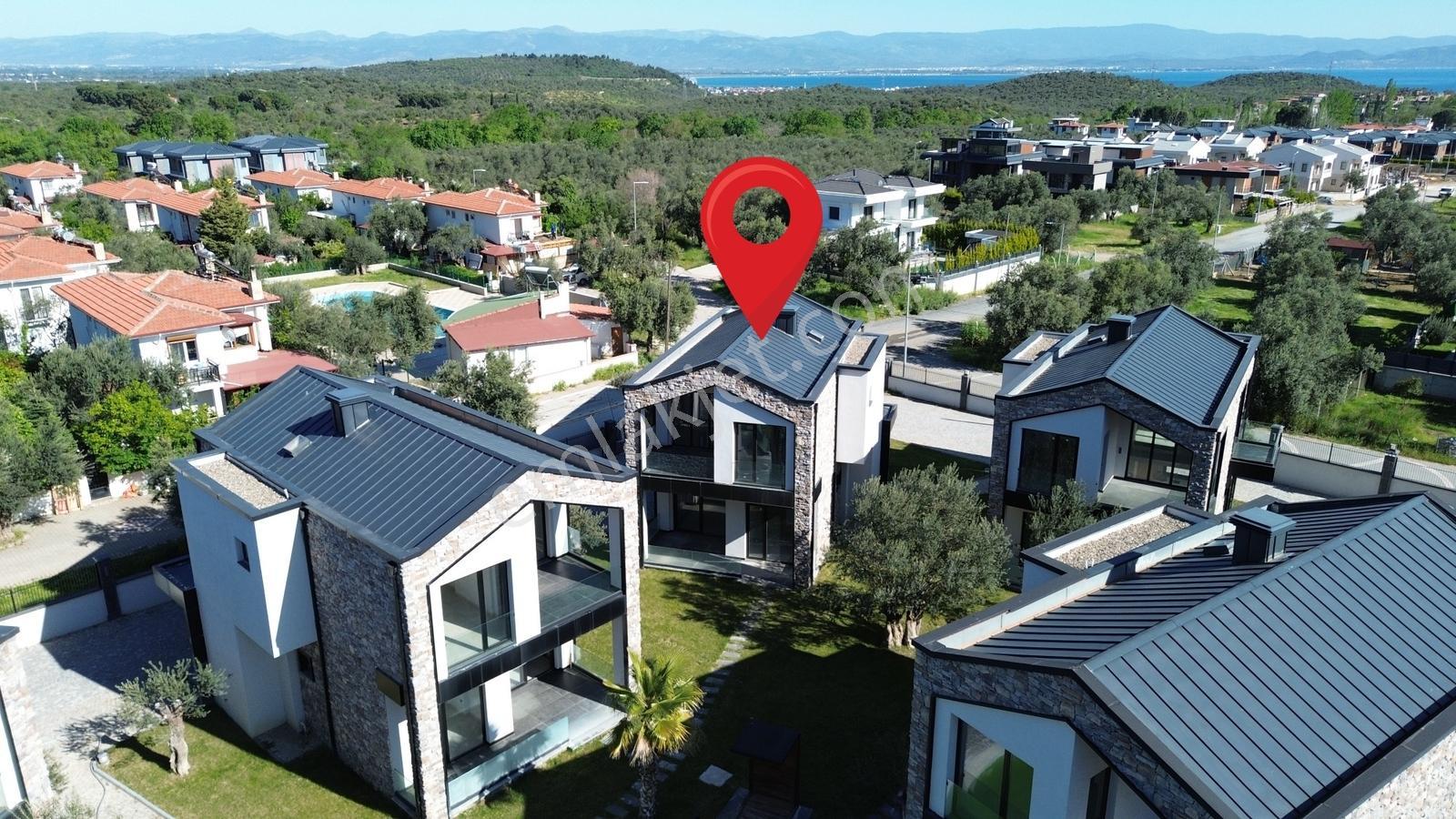 Edremit Güre'de Havuzlu Sitede Satılık Lüks 3+1 Villa - Görsel 29