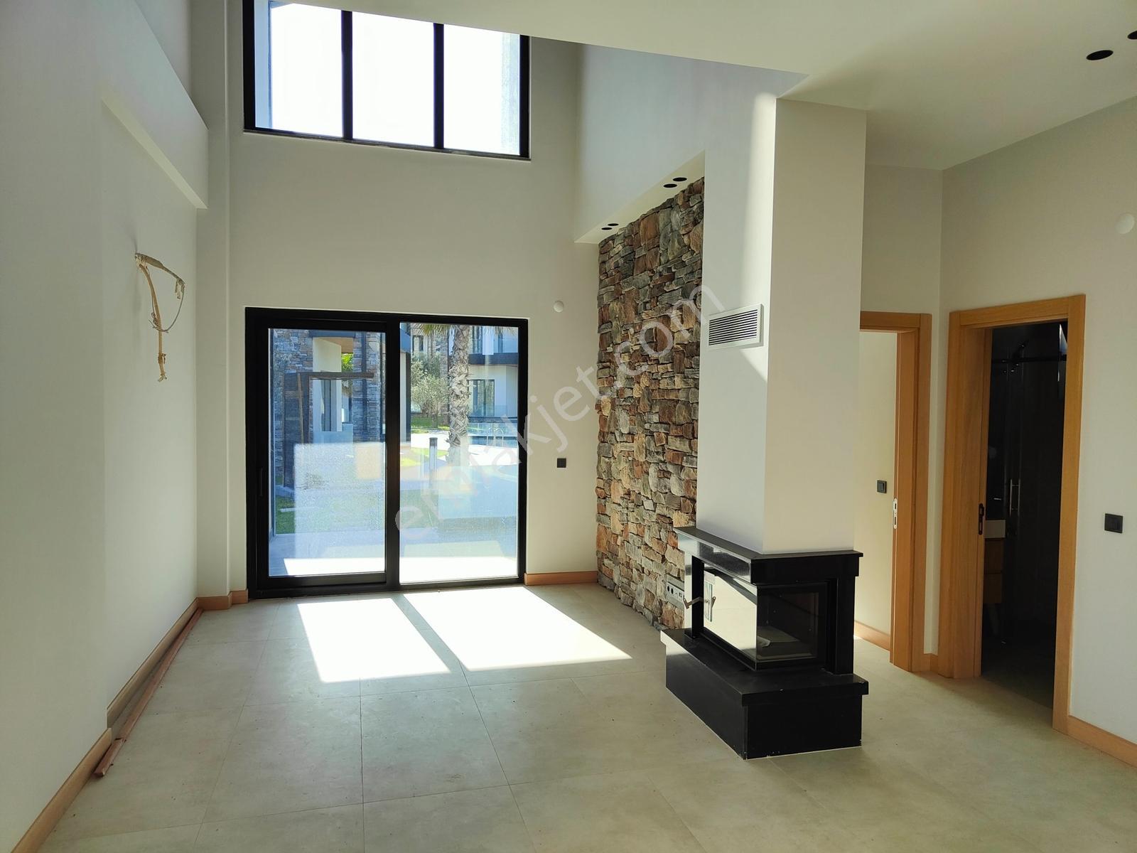Edremit Güre'de Havuzlu Sitede Satılık Lüks 3+1 Villa - Görsel 10