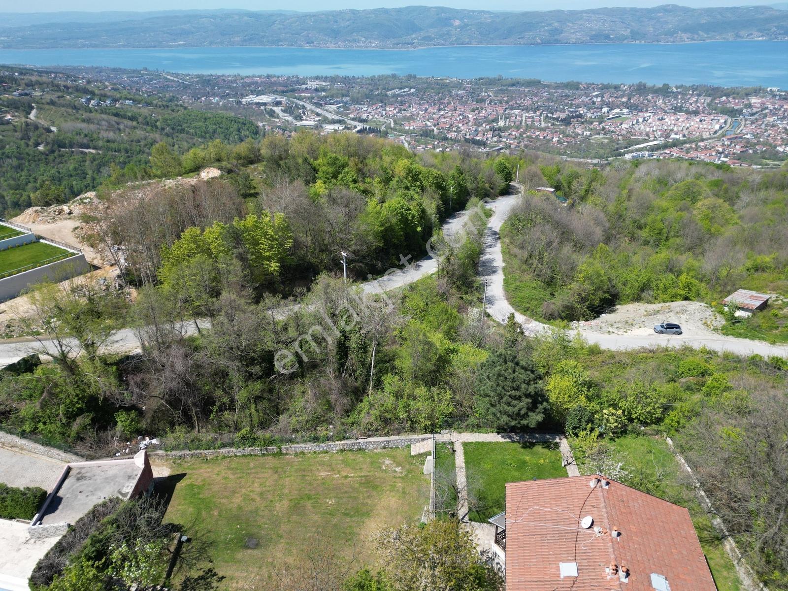 Göl Manzaralı İmar Sınırında Anayol Üstü Arazi - Görsel 2