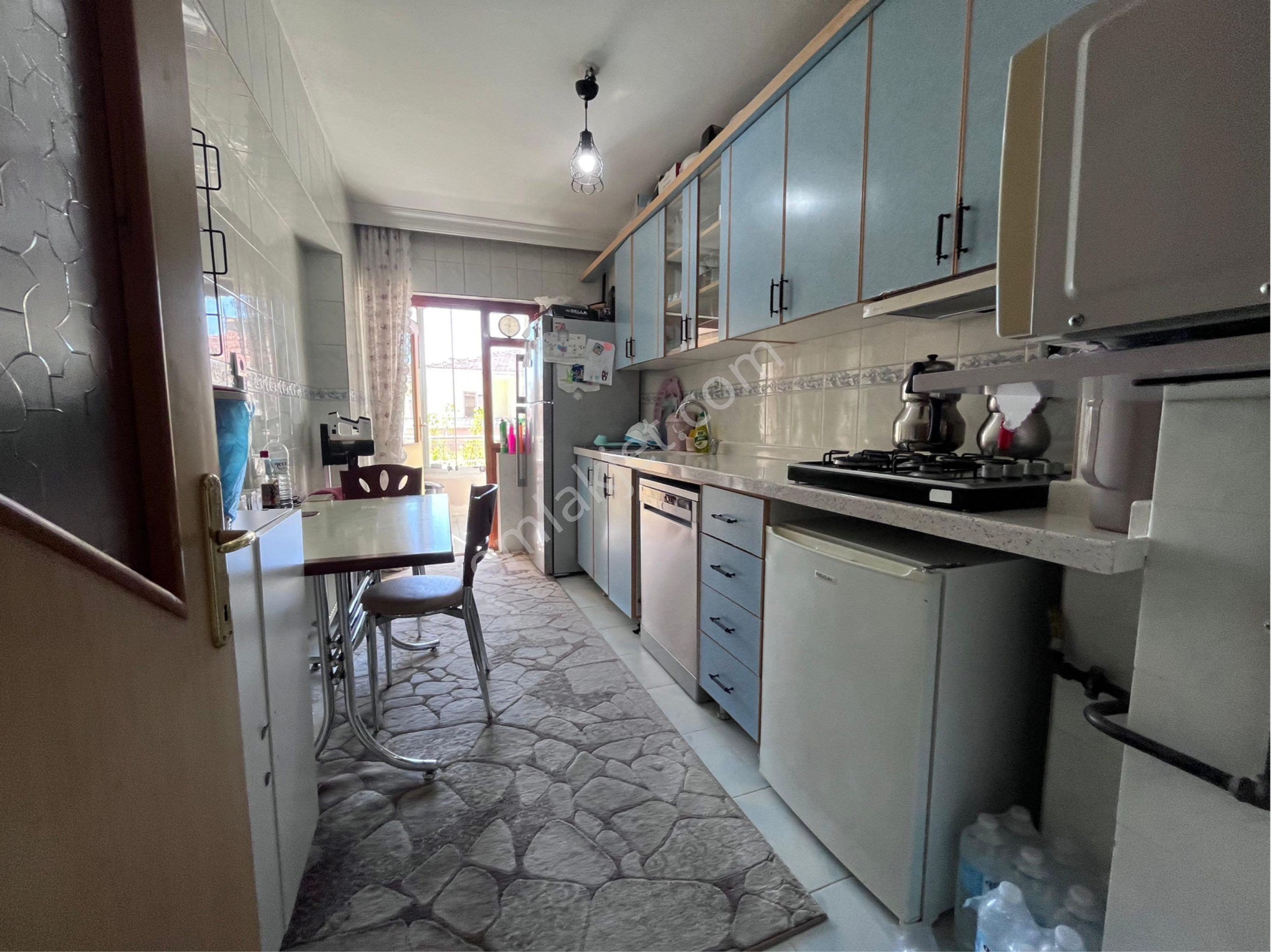 Atatürk Mahallesi Cadde Üstü 3+1 Ara Kat Güney Cephe Krediye Uygun Satılıkd Daire! - Görsel 5