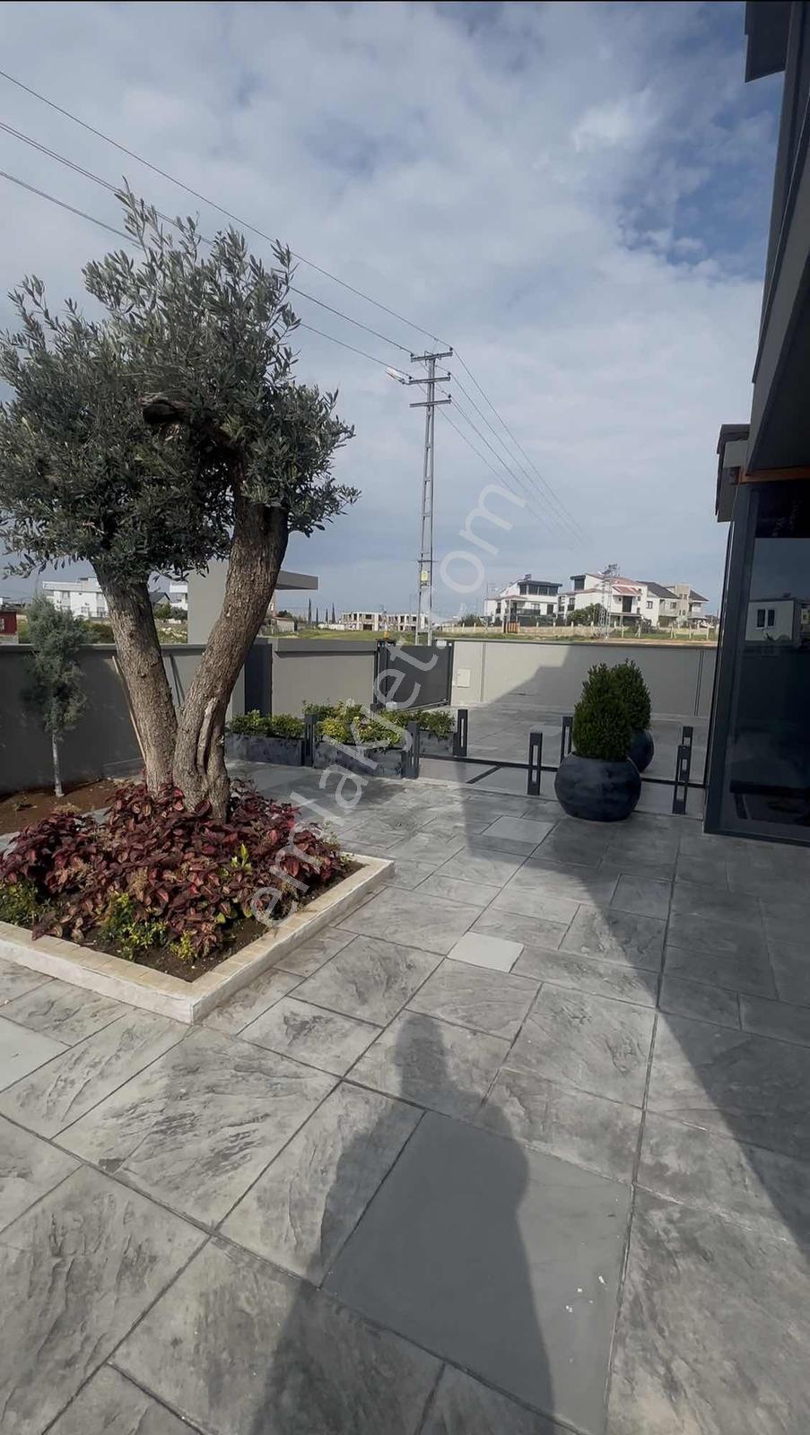 Çınarlı'da Emsalsiz Smart Villa - Görsel 16