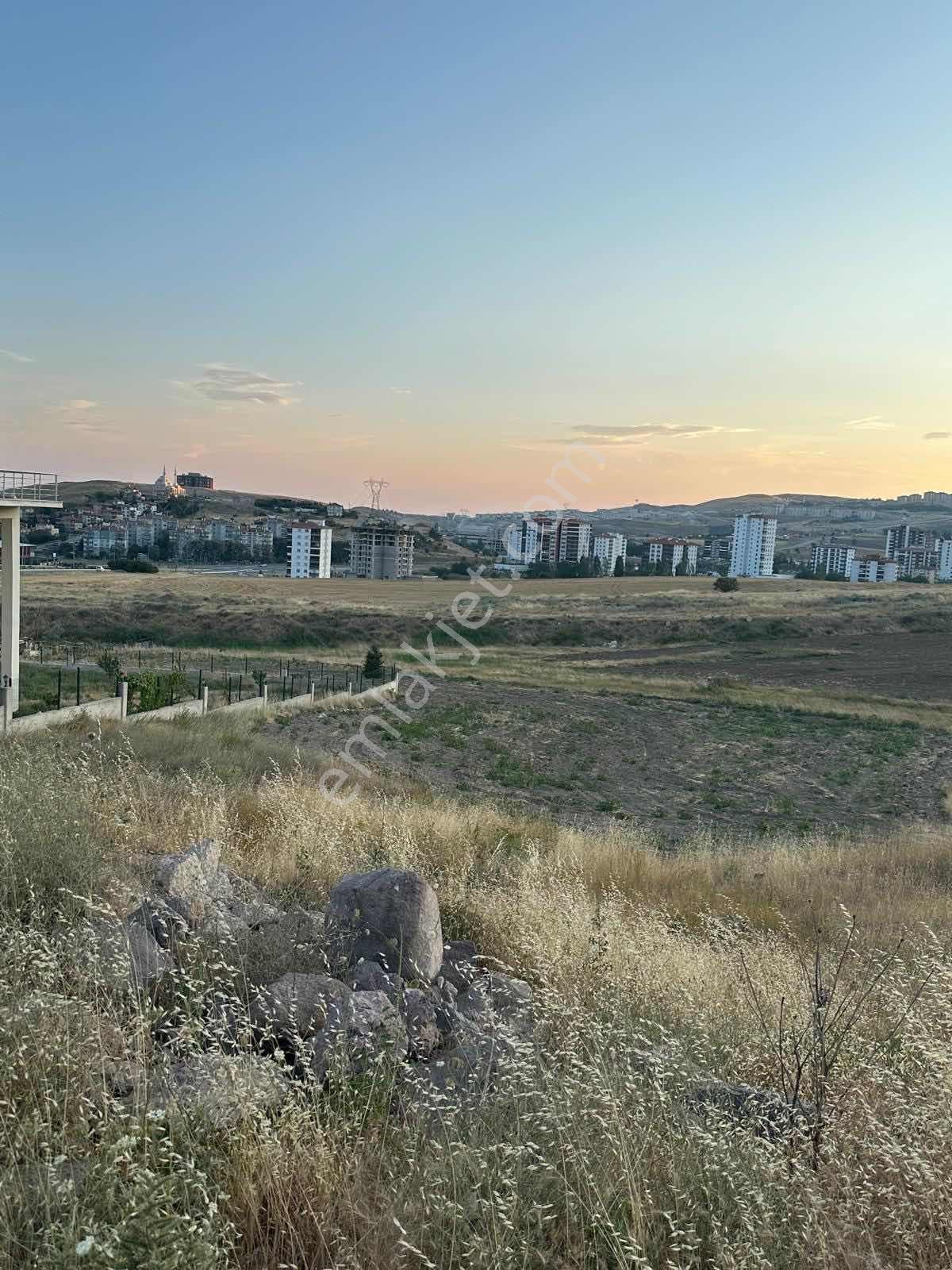 Yakacıkta İmarlı Tek Tapu Satılık Konut Arsası - Görsel 3