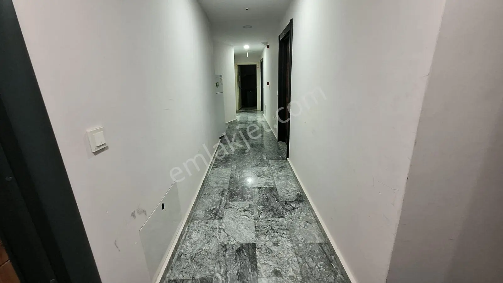 Yeditepe Alt Kapı Karşısı | Güvenlikli Sitede 1+0 | Kiracılı - Görsel 2