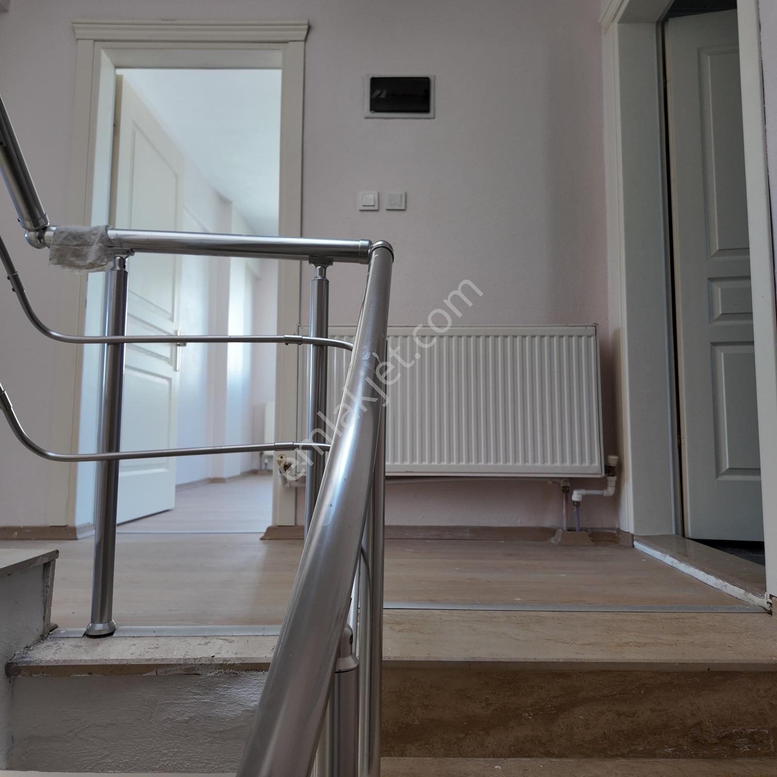 Medar Yakamoz Sitesinde 240 M2 4+1 Kiralık Tripleks Villa - Görsel 8
