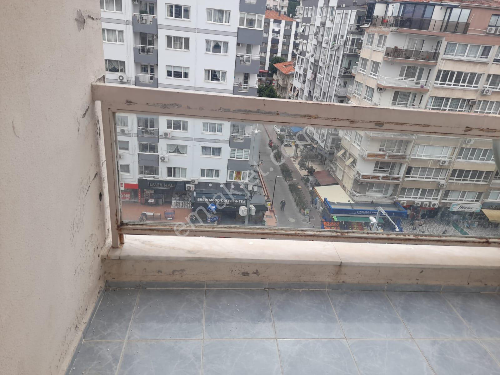 İnönü Caddesinde Metro Yakını Asansörlü Bireysel Doğal Gazlı Otoparklı Çift Cephe - Görsel 9