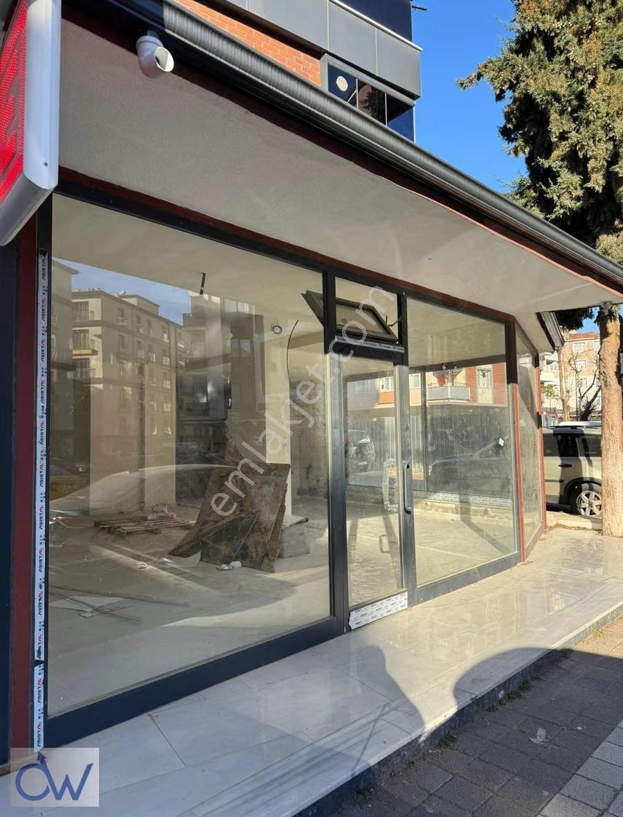Kartal Orhantepe'de Tabela Değeri Yüksek Kiralık Dükkan - Görsel 10