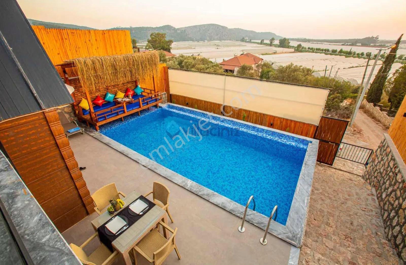 Patarada Korunaklı , Jakuzili , Özel Havuzlu 2+1 Kiralık Villa - Görsel 12