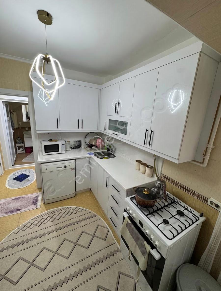 Cevatpaşada Tadilatlı 125m² 2+1 Cadde Üzeri Fırsat Daire - Görsel 15
