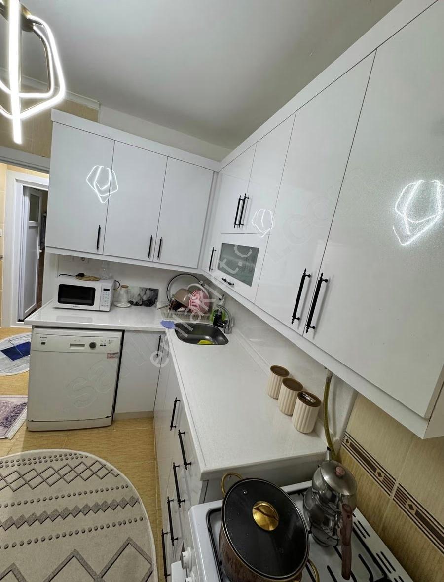 Cevatpaşada Tadilatlı 125m² 2+1 Cadde Üzeri Fırsat Daire - Görsel 13