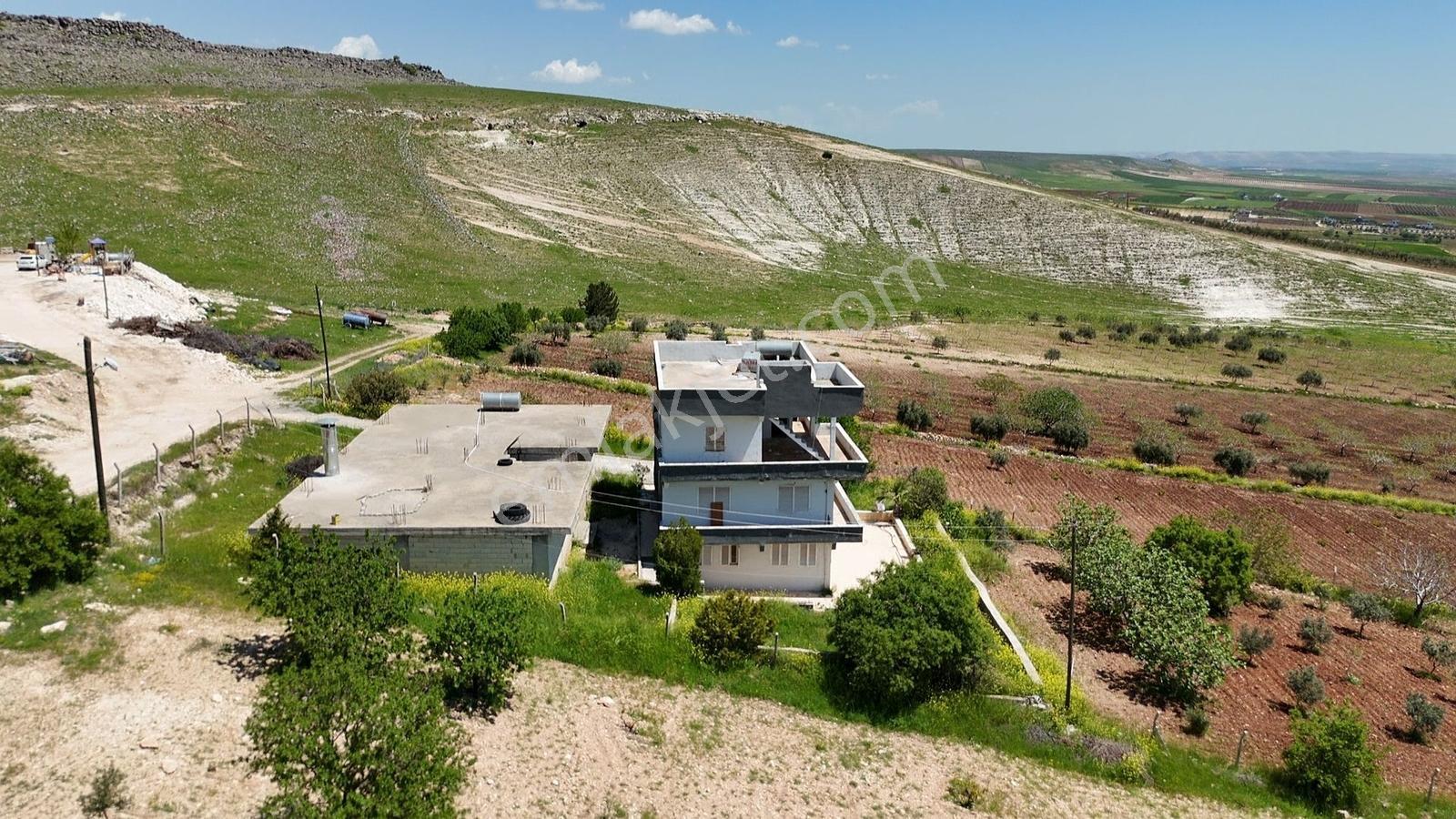 Yaşarsoy Gyo'dan Aşağı İçkara'da Havadar 5948 Metrekare Bağ Evi - Görsel 8