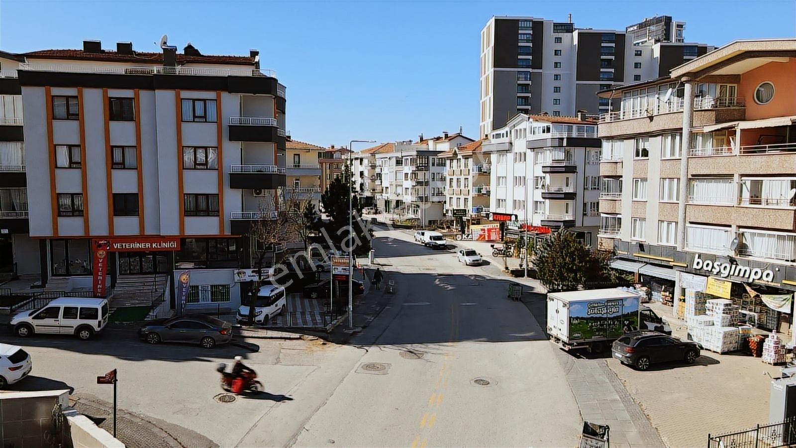 Keşif Gayrimenkul'den Kırkkonaklar'da Cd. Üzeri 150 M2 3+1 Daire - Görsel 34