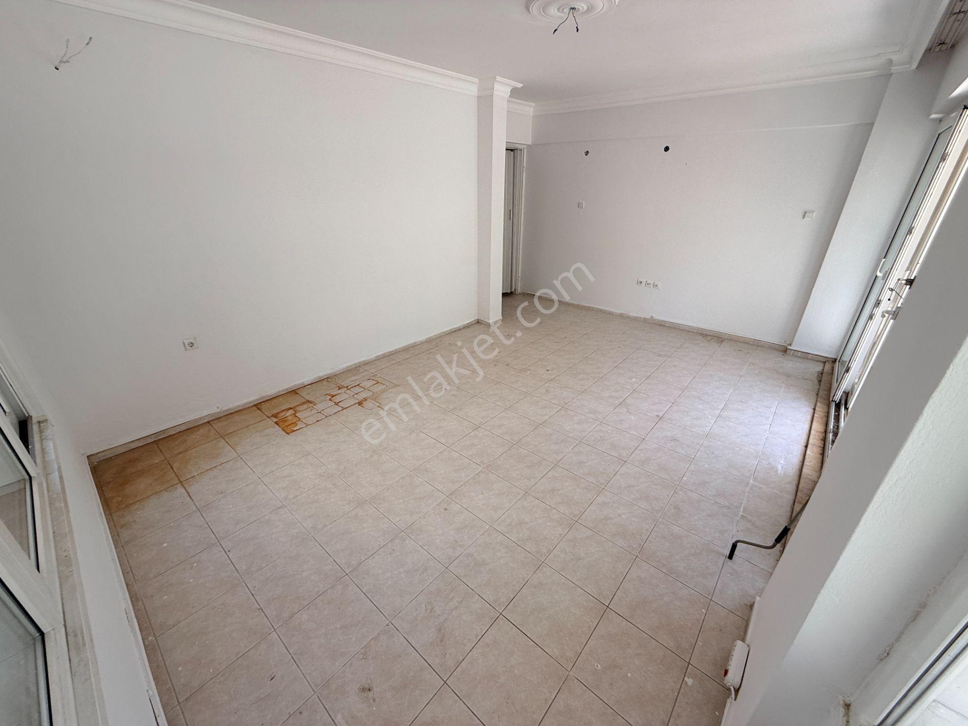 ▄tek Yetkili▄jet'ten Sarıkız'da Bahçe Kullanımlı Denize 50m 2+1 - Görsel 11