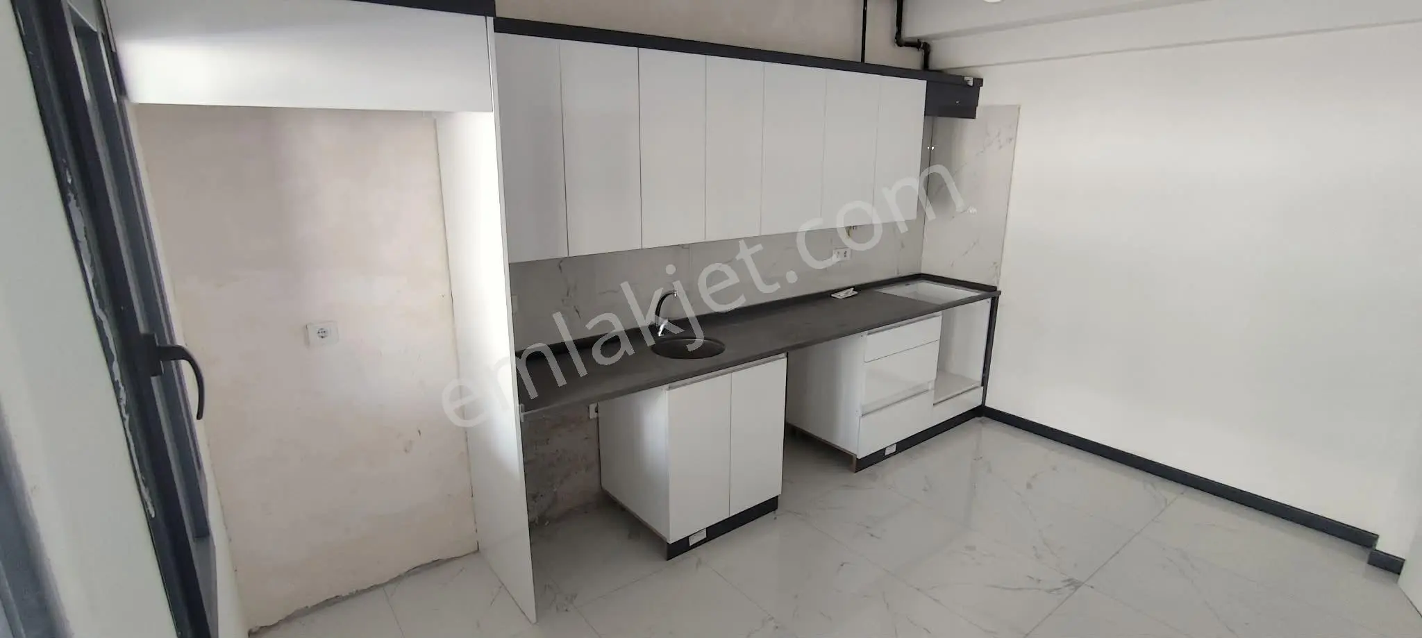 İlbadı Mahallesinde 2+1/95 M2 Tv Üniteli Çift Balkonlu Yerden Isıtmalı Harika Daire 3.150.000 Tl ! - Görsel 5