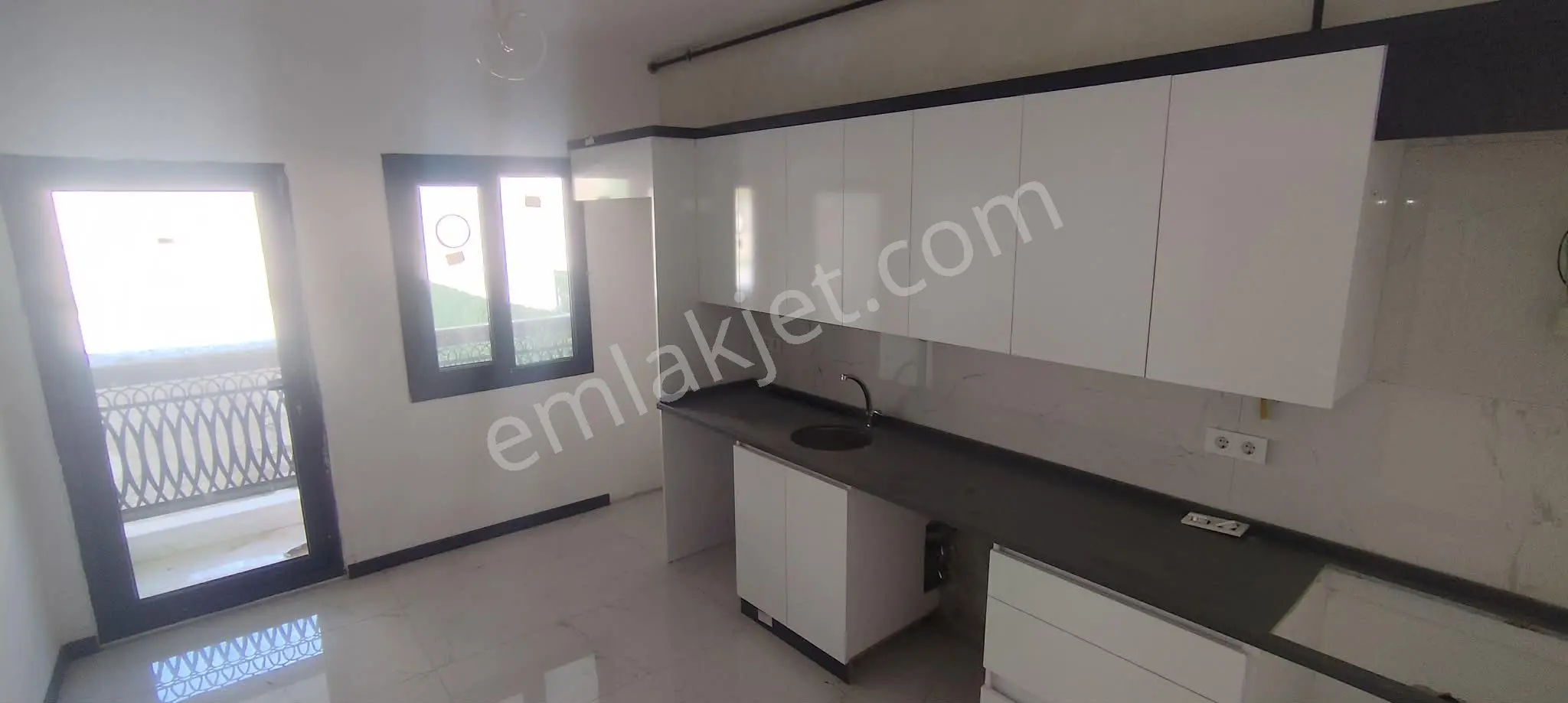 İlbadı Mahallesinde 2+1/95 M2 Tv Üniteli Çift Balkonlu Yerden Isıtmalı Harika Daire 3.150.000 Tl ! - Görsel 4