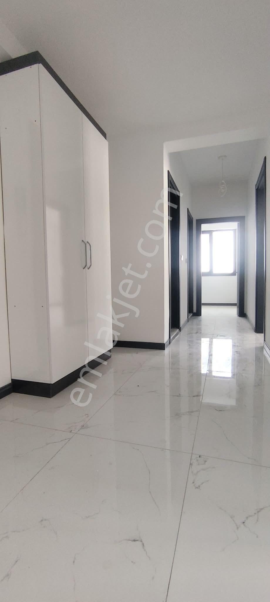 İlbadı Mahallesinde 2+1/95 M2 Tv Üniteli Çift Balkonlu Yerden Isıtmalı Harika Daire 3.150.000 Tl ! - Görsel 8