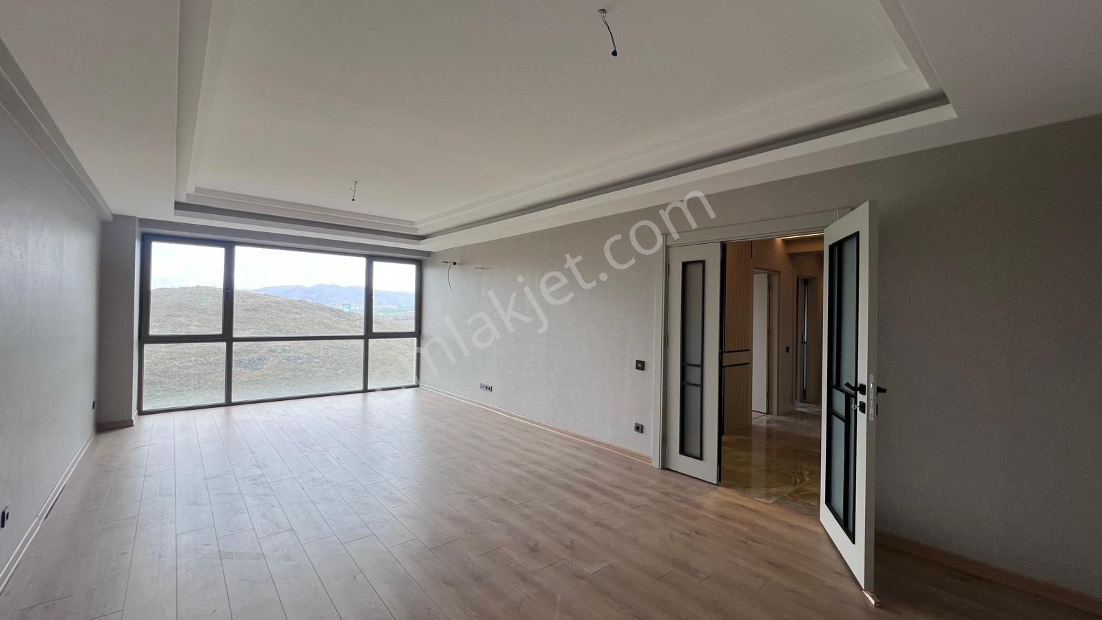 Redstone Castle Vera Ovacık Yerden Isıtmalı Satılık 4+1 Daire - Görsel 26