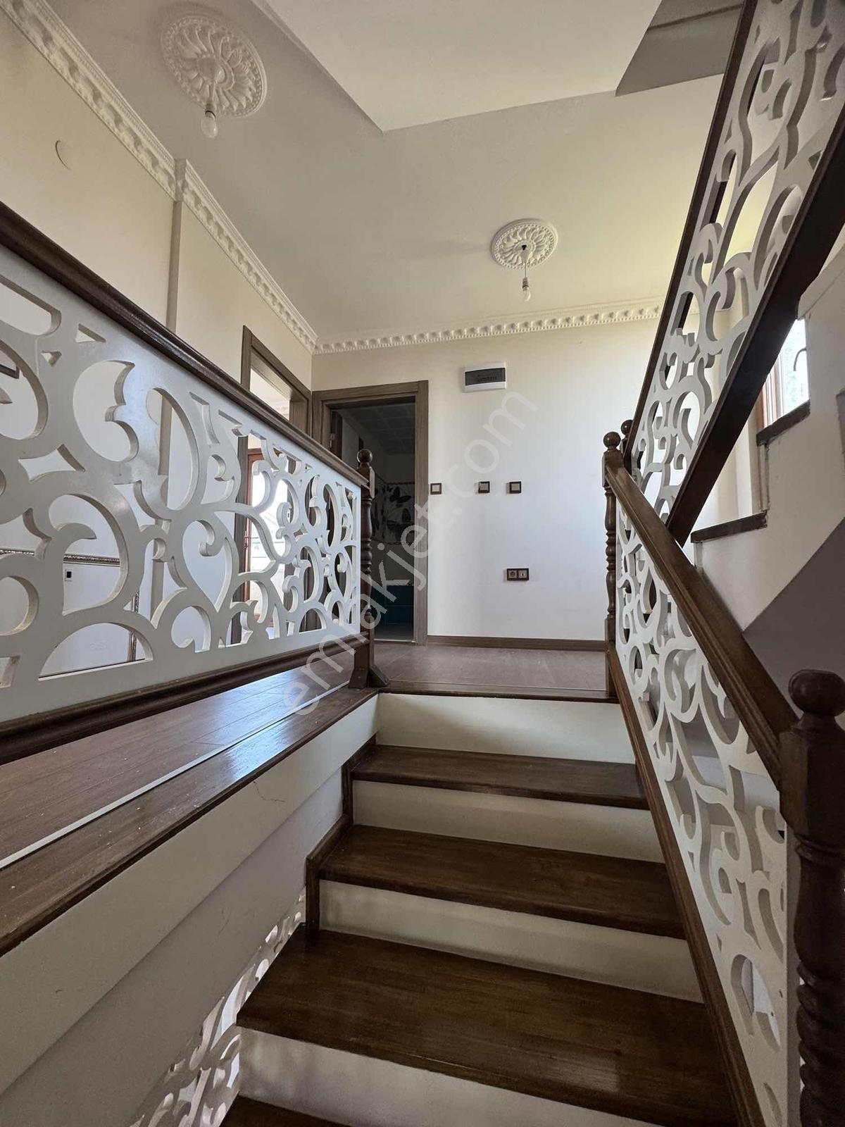 Tuğra'dan Deniz Manzaralı Ultra Lüks 4 Katlı Villa - Görsel 26