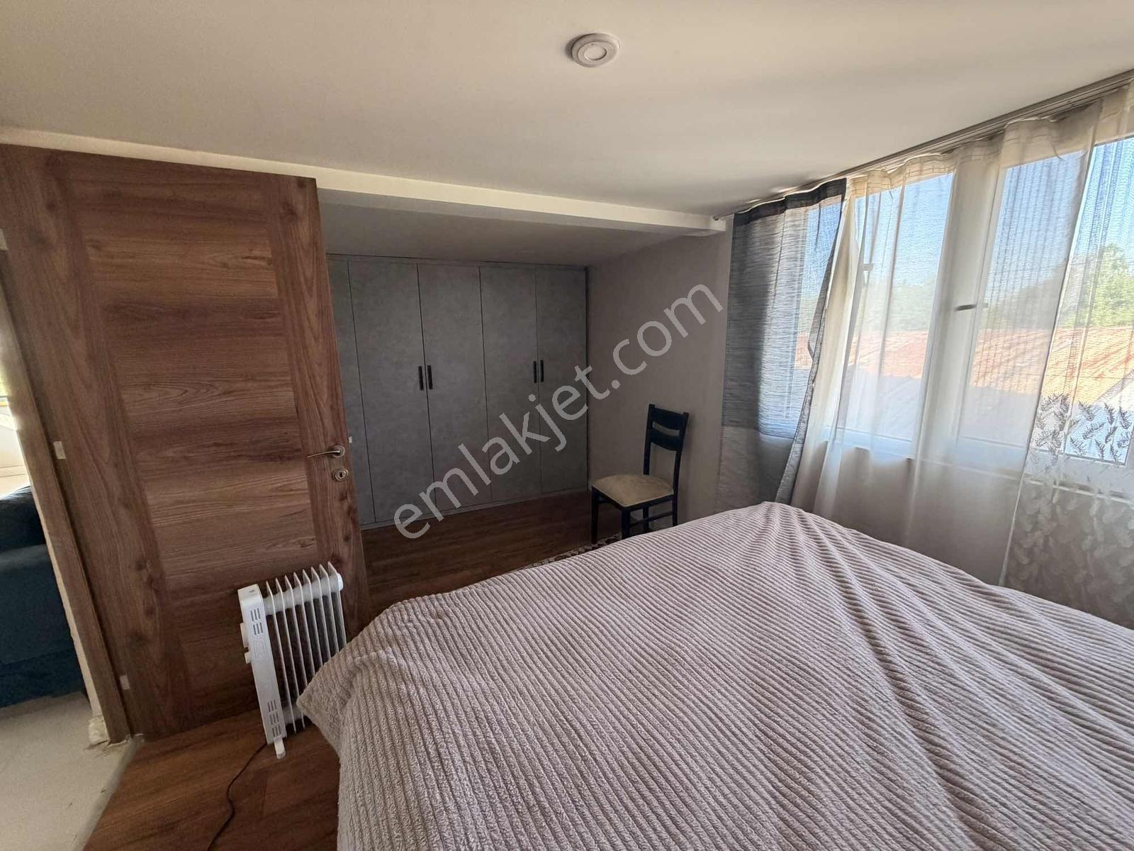 Nilüfer Ürünlü 490m² Satılık Çiftlik Evi & Besi Alanı Arazisi - Görsel 4