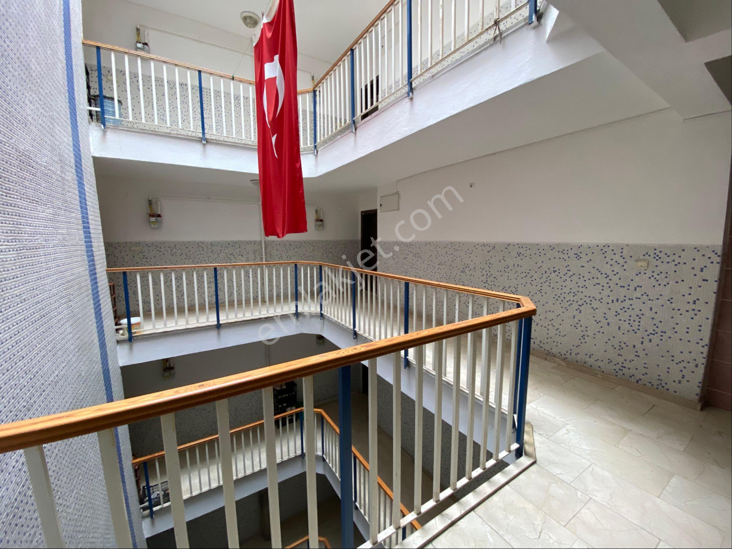 Yalı Gayrimenkul'den Merkezi Konum Ebeveyn Banyolu Kiralık 3+1 - Görsel 21