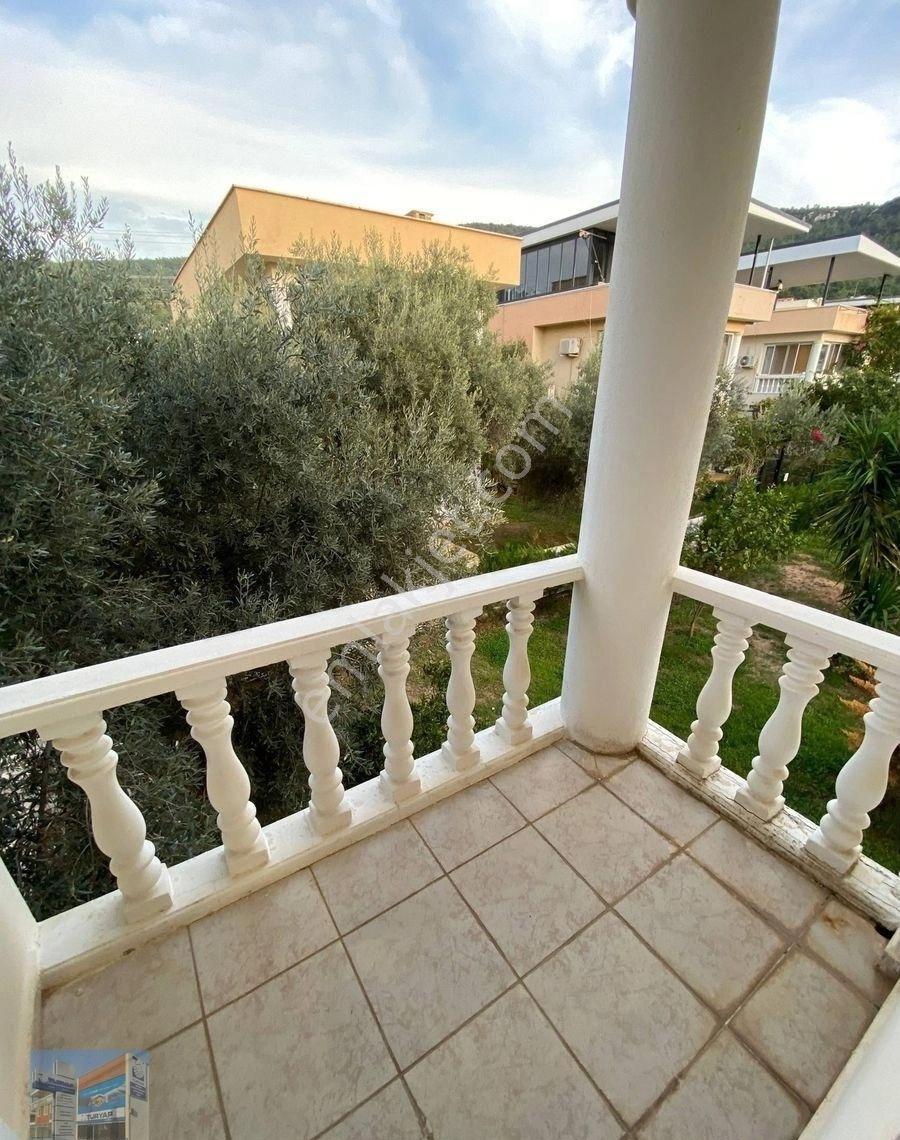 Didim Akbük Merkezde Havuzlu Sitede Tam Müstakil Villa