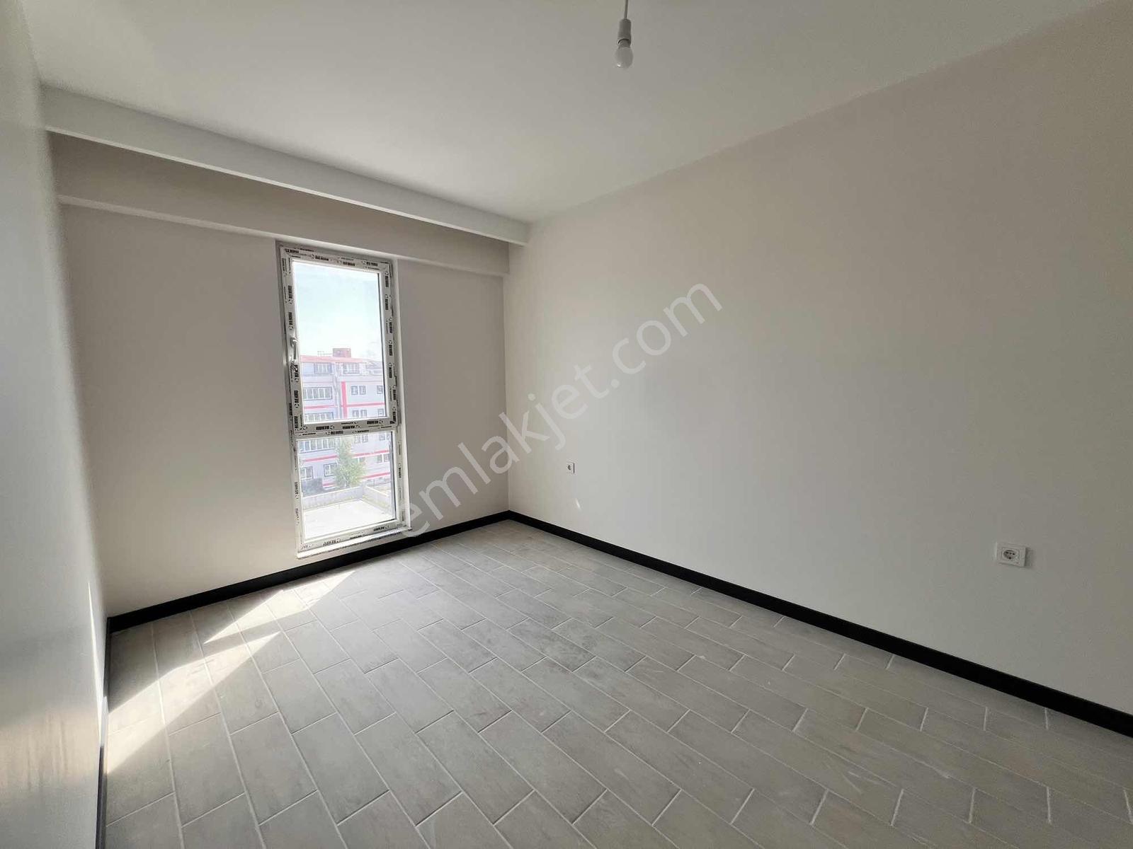 Cumhuriyet Mahallesi Satılık 1+1 Site İçinde Full Donanımlı - Görsel 21