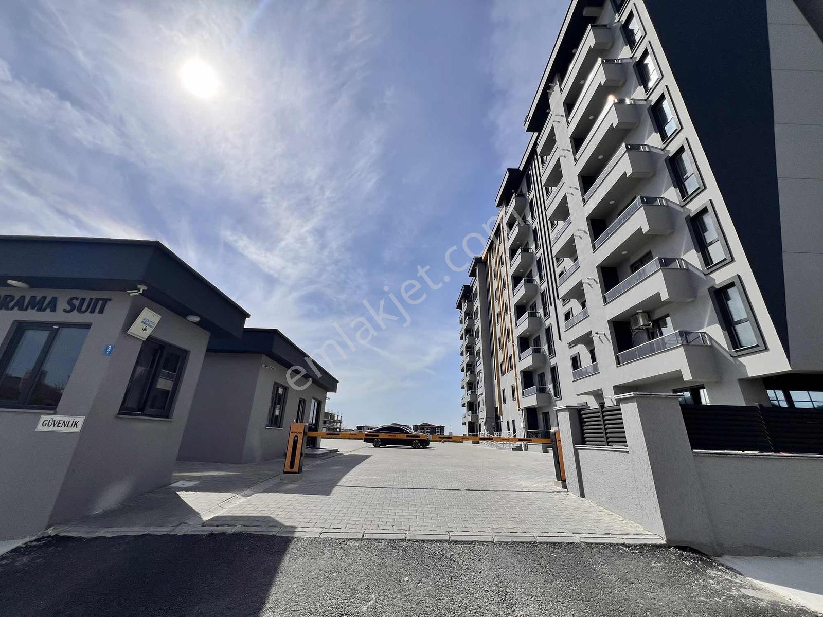 Cumhuriyet Mahallesi Satılık 1+1 Site İçinde Full Donanımlı - Görsel 19