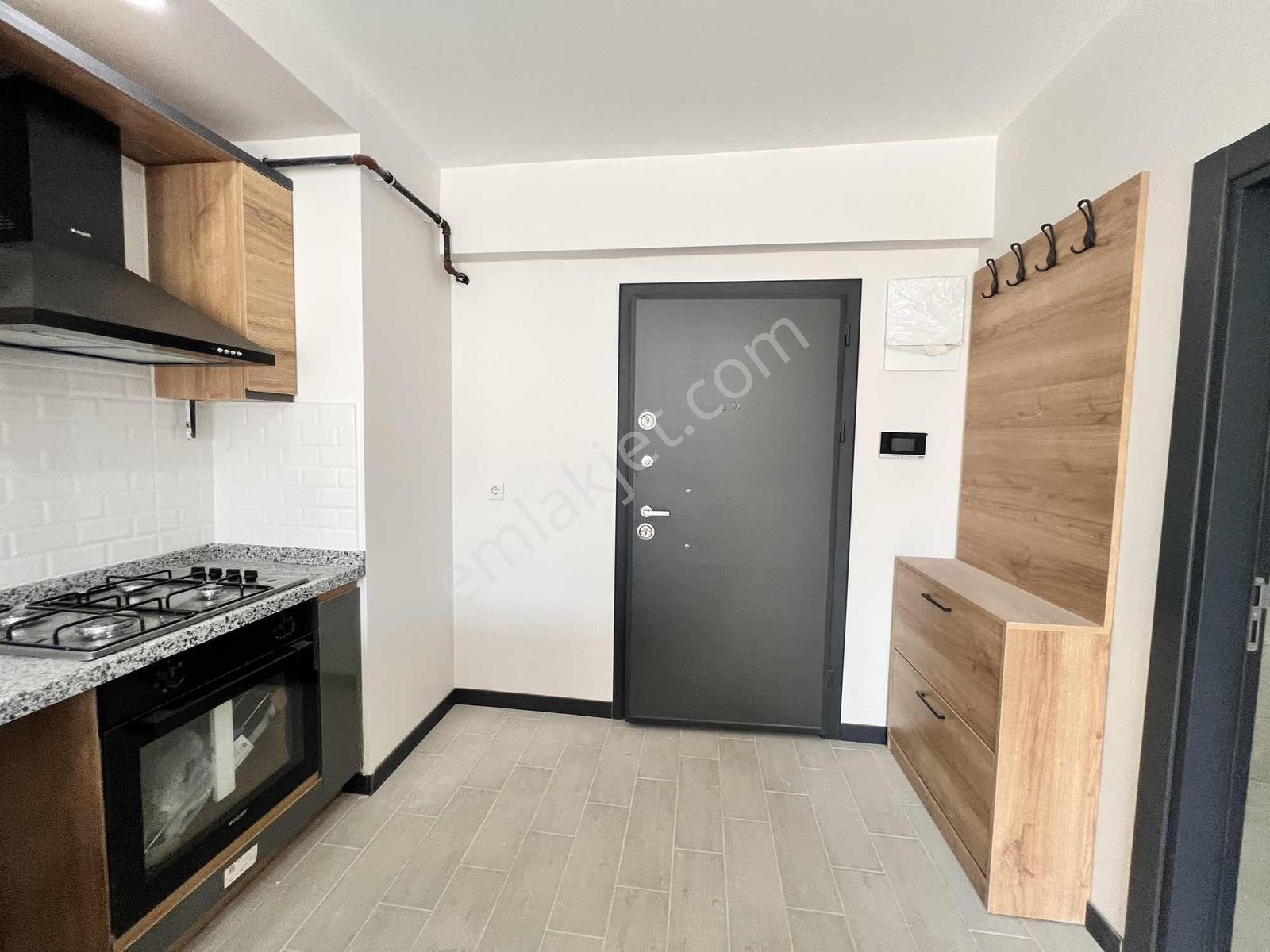 Cumhuriyet Mahallesi Satılık 1+1 Site İçinde Full Donanımlı - Görsel 10