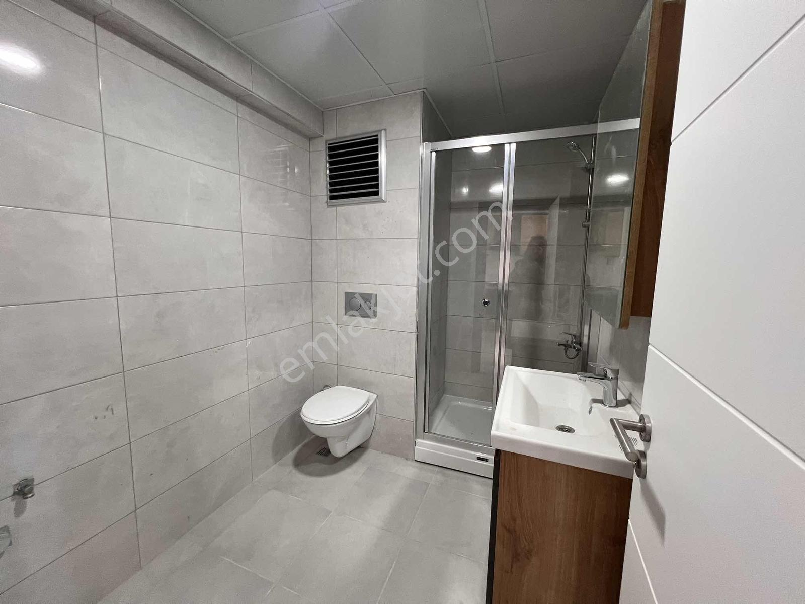 Cumhuriyet Mahallesi Satılık 1+1 Site İçinde Full Donanımlı - Görsel 24