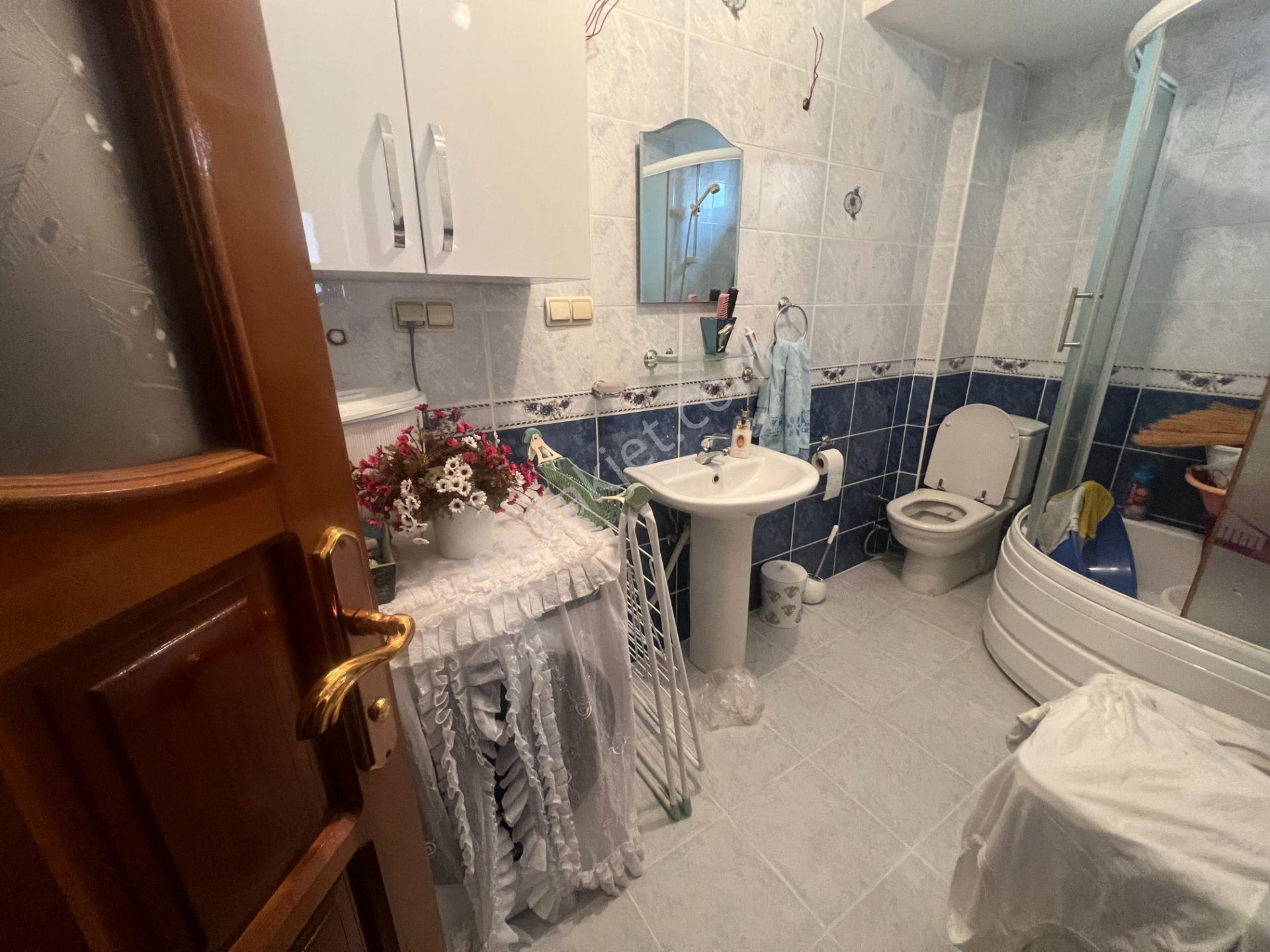 Orta Mahallede Satılık Üç Tane 2+1 Ve Dükkan ,bodrum - Görsel 6